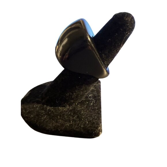 Dark Blue Cobalt Blue Acrylic Lucite Large Dome Cocktail Ring Size 6.5 - Picture 3 of 4